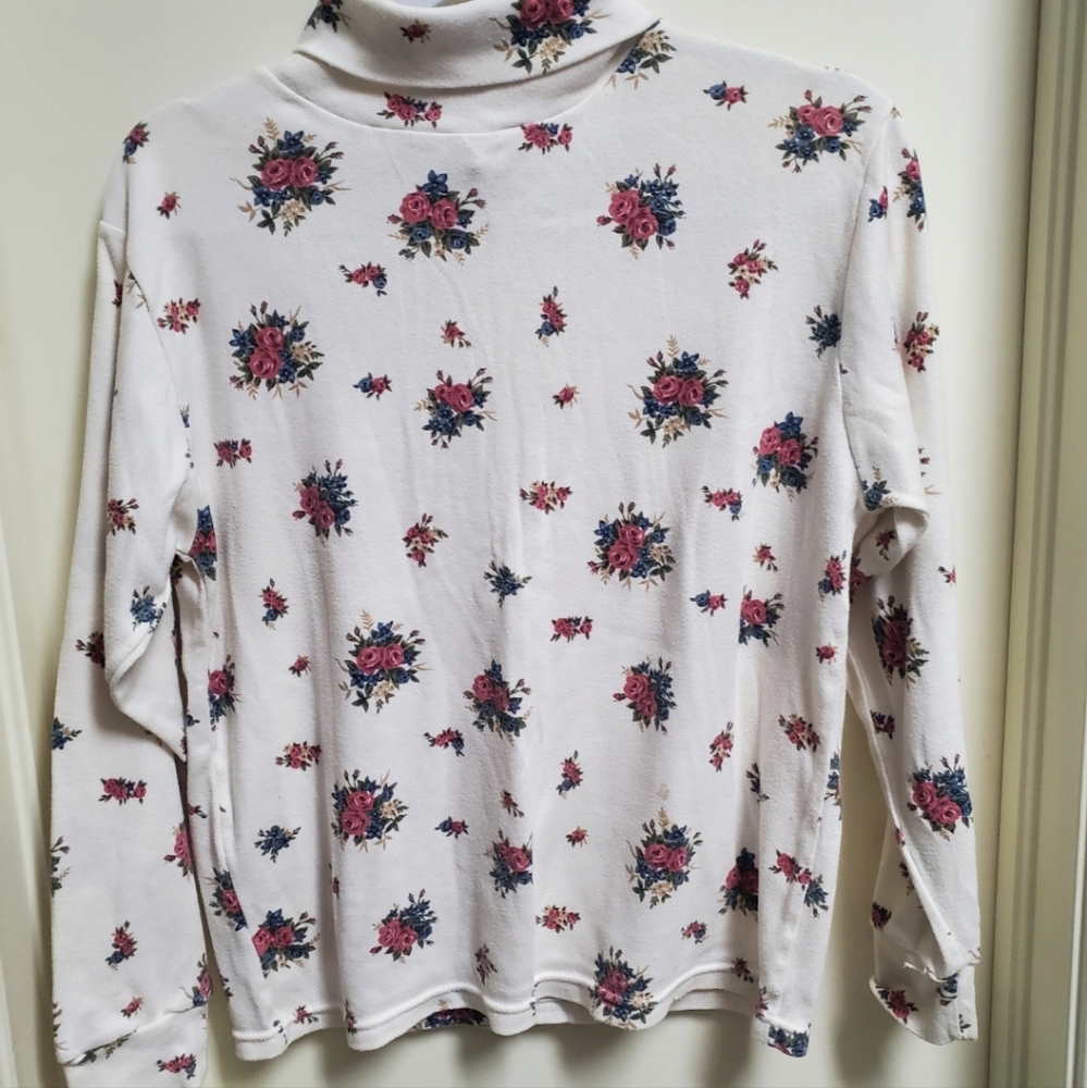 Floral 90s turtle neck